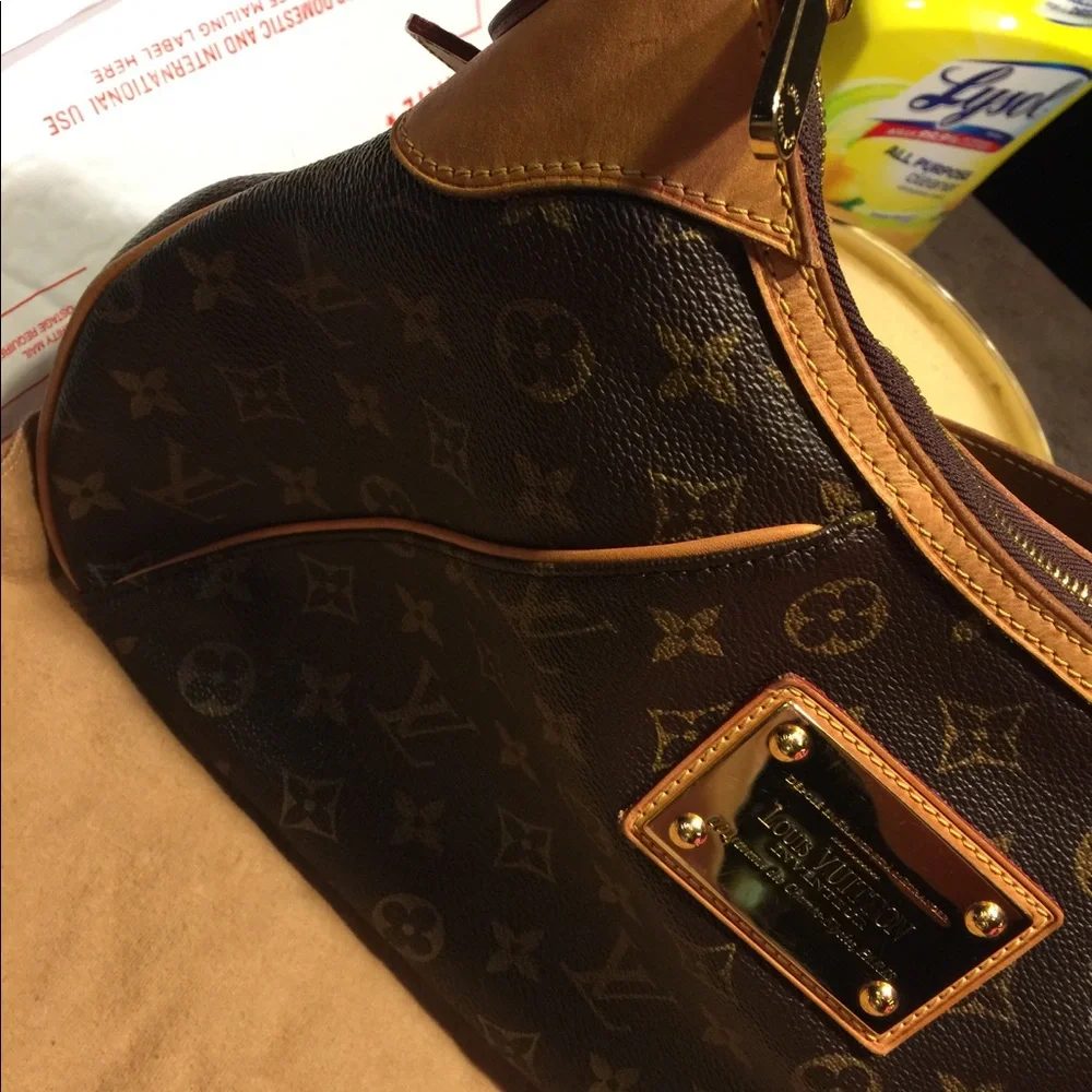 Louis Vuitton Brown Monogram Canvas Shoulder Bag with Tan Trim - Picture 2 of 8